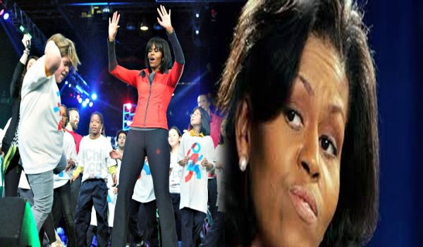 Barack makes a fool of Michelle in public