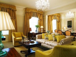 First Lady Michelle Obama staying separately from Husband in Dublin Royalty -  She also has Air Force Two at her personal disposal 