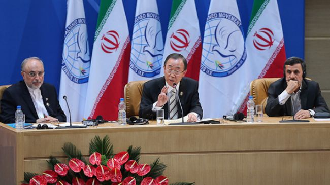 UN Secretary-General Ban Ki-moon (C), Iran