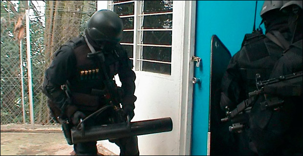 Lawsuit: Cops Confiscate Guns From Home After False Arrest Photo Lawsuit: Cops Confiscate Guns From Home After False Arrest 021414raid2
