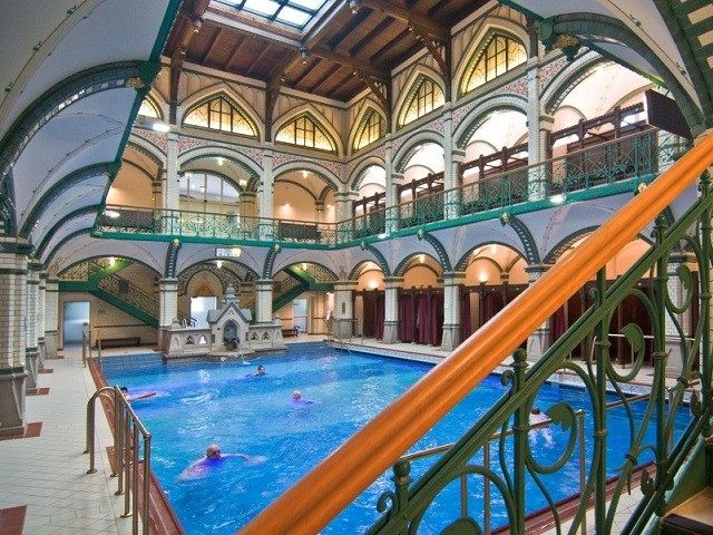 swimming-pool-2-640x480 (1)
